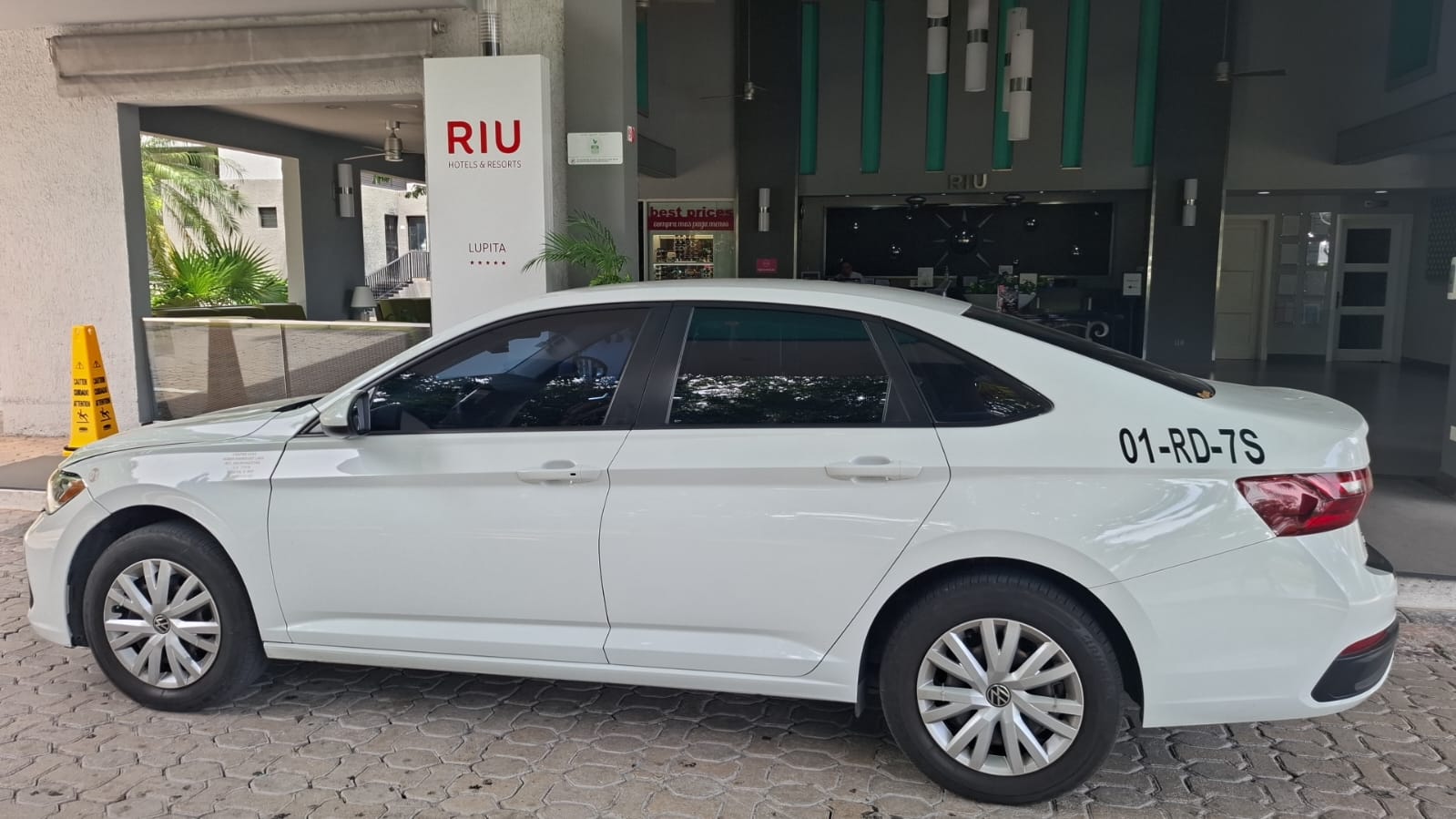 Sedan · Transporte Privado de 1 a 3 personas UnitTravel